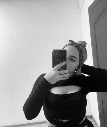 Я открыта для экспериментов и готова осуществить все твои фантазии💋😈 У меня есть отличные отзывы от предыдущих клиентов, которые оставались абсолютно довольными и счастливыми после встречи со мной🌟🤗 Смотри мои фото и увидишь, что я настоящая красотка с прекрасной фигурой и аппетитными формами📸🔥 Жду твоего звонка, чтобы воплотить в жизнь самые сокровенные желания!💫💘 Лидия